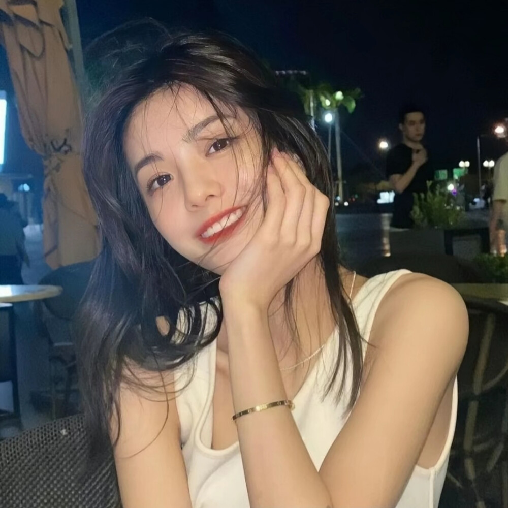 《极夜追光》海报